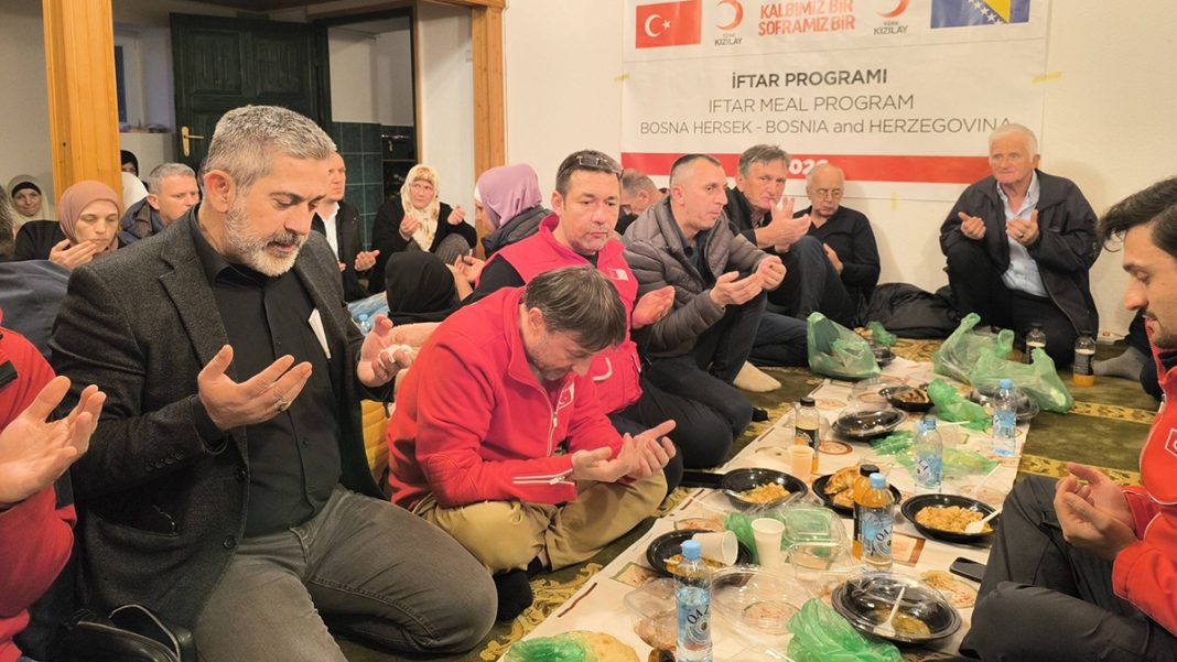 649931656_916982537749223_4031490367359996580_n